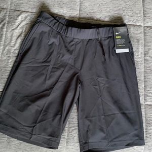 WOMENS NIKE GOLF SHORTS